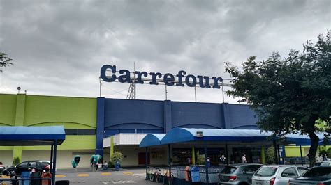 CARREFOUR em Pinhais, PR .